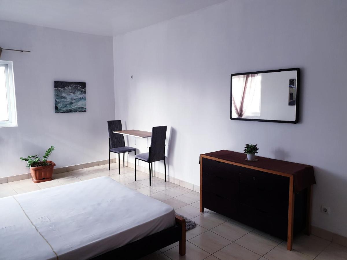 Guest House Mangui Baxu Rooms & Apartment Tarrafal  Exterior foto